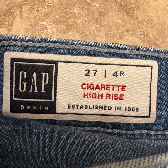 NWOT GAP High Rise Distressed Cigarette Jeans Secret Smoothing Pockets Womens 27 - Picture 10 of 14